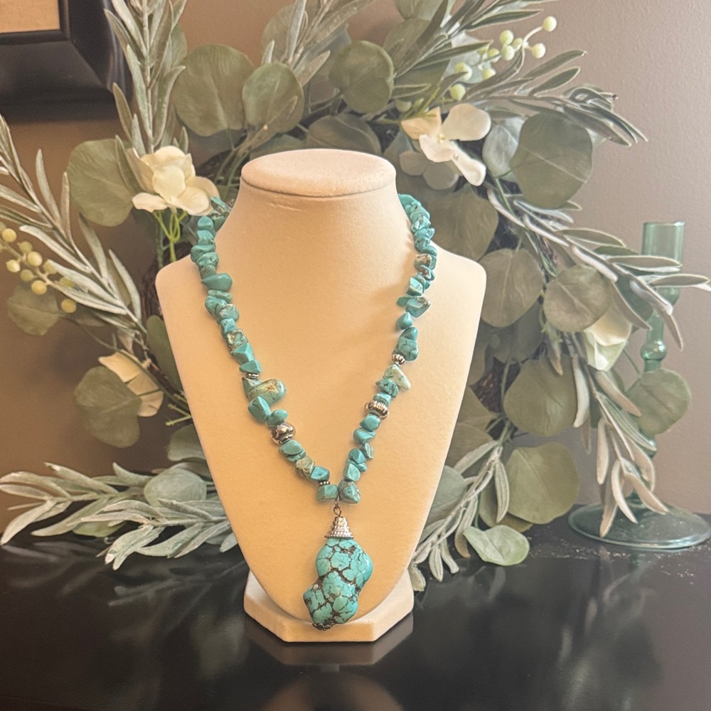 💙 Boho Howlite Statement Necklace – Turquoise Look Pendant 💙